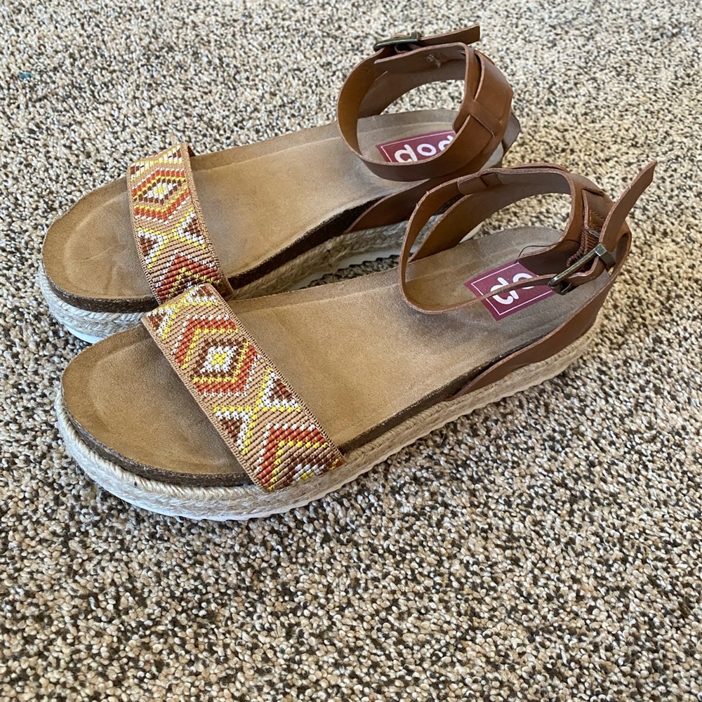 Platform sandals